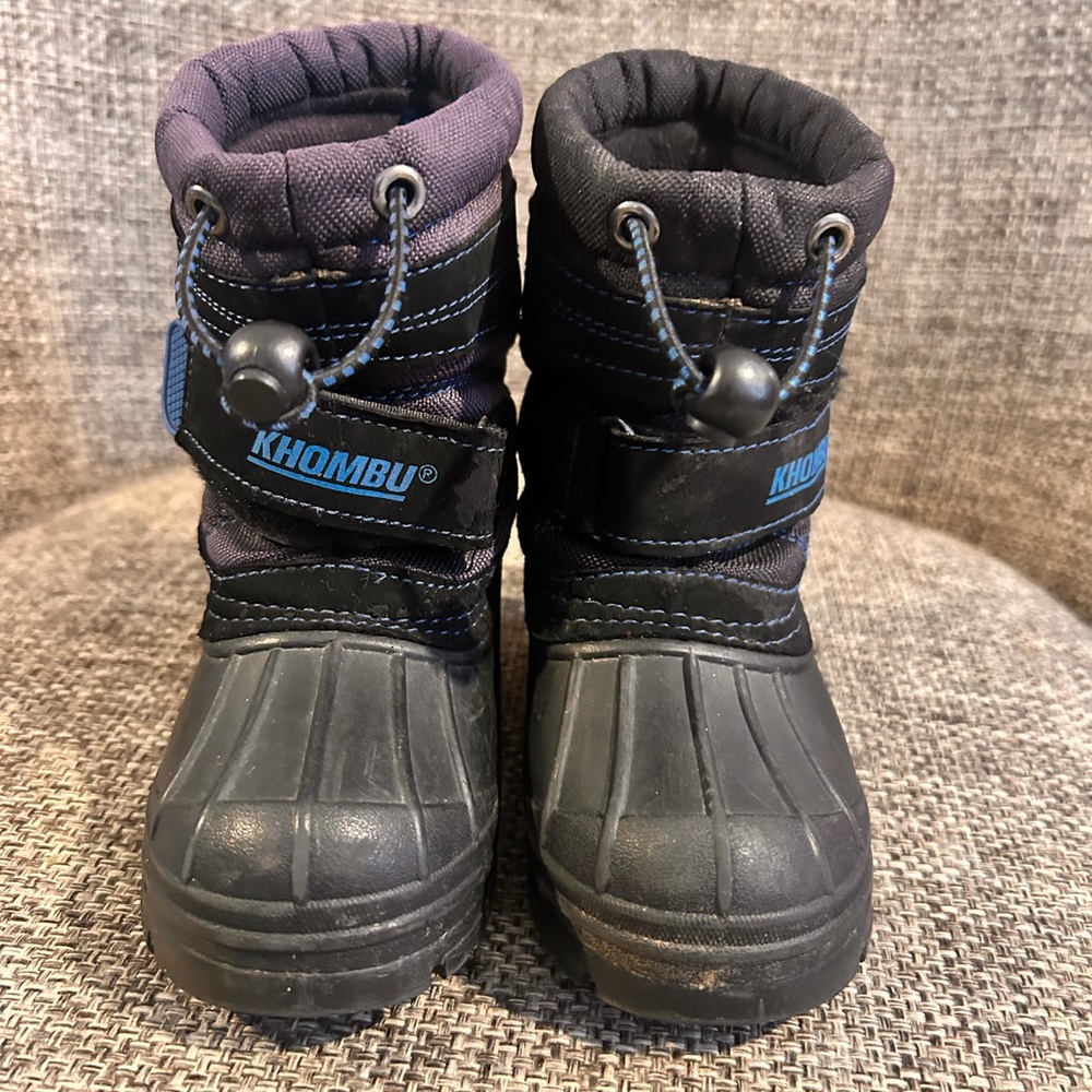 Khombu Black and Blue Kids Snow Boots
